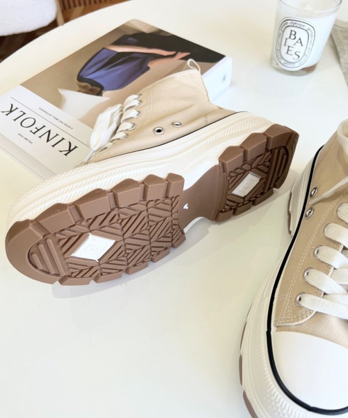 moment+(モーメントプラス)の「ボリューム厚底ハイカットスニーカー(スニーカー・レディース・ブラック/アイボリー/ベージュ/ピンク/シルバー・M/S/LL/L)」の17枚目の写真