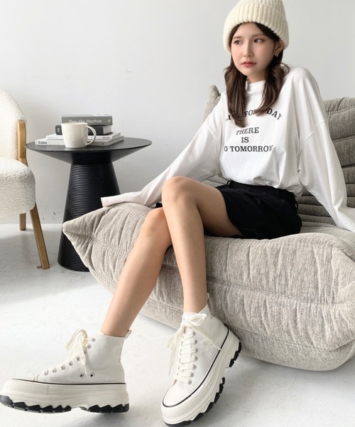 moment+(モーメントプラス)の「ボリューム厚底ハイカットスニーカー(スニーカー・レディース・ブラック/アイボリー/ベージュ/ピンク/シルバー・M/S/LL/L)」の21枚目の写真