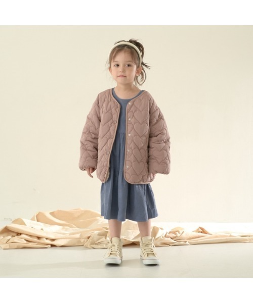 Lycee mine（リセマイン）の「付け衿付きコーデュロイティアードワンピース（シャツワンピース・キッズ・ブルーグレー/ライトピンク/ライトベージュ/チャコール・110cm/120cm/130cm/140cm/150cm/100cm）」の13枚目の写真