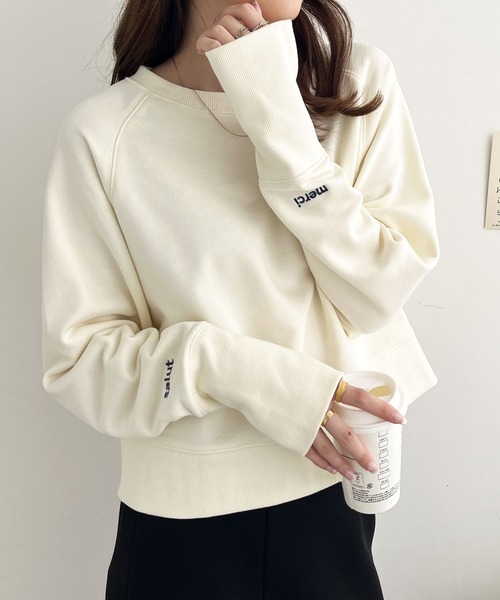 GeeRA(ジーラ)の「袖刺しゅうロゴスウェットプルオーバー(Tシャツ/カットソー・レディース・ブラック/アイボリー・MEDIUM/LARGE)」の3枚目の写真