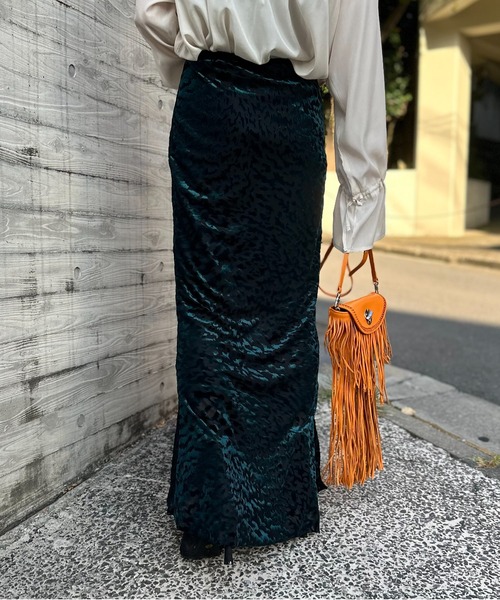 mi via loca（ミヴィアロカ）の「Vintageライク レオパード柄ベロアオパール マーメイドスカート（スカート・レディース・ブラック/グリーン・FREE）」の18枚目の写真