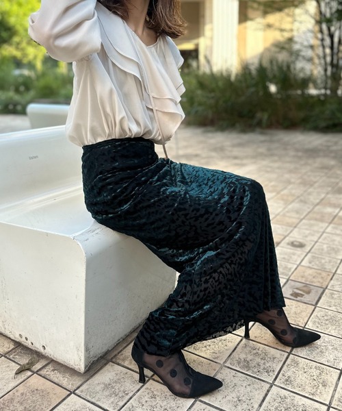 mi via loca（ミヴィアロカ）の「Vintageライク レオパード柄ベロアオパール マーメイドスカート（スカート・レディース・ブラック/グリーン・FREE）」の4枚目の写真