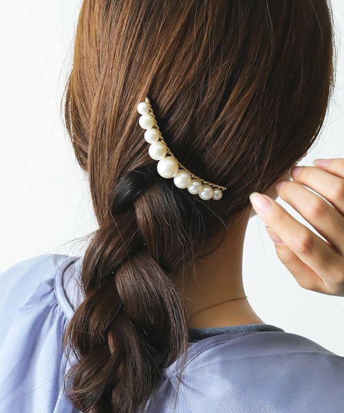 Kana(カナ)の「上品 シンプル パール ライン ヘアコーム パーティ 結婚式 お呼ばれ オケージョン(その他ヘアアクセサリー・レディース・ゴールド・フリー)」の7枚目の写真