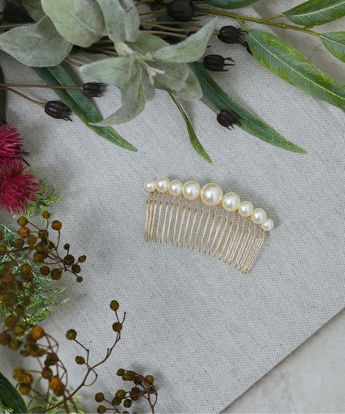 Kana(カナ)の「上品 シンプル パール ライン ヘアコーム パーティ 結婚式 お呼ばれ オケージョン(その他ヘアアクセサリー・レディース・ゴールド・フリー)」の9枚目の写真