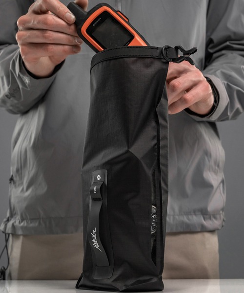 Matador(マタドール)の「Matador/マタドール Flatpak Dry Bag/フラットバッグ 2L(トラベルグッズ・メンズ・ブラック・FREE)」の2枚目の写真