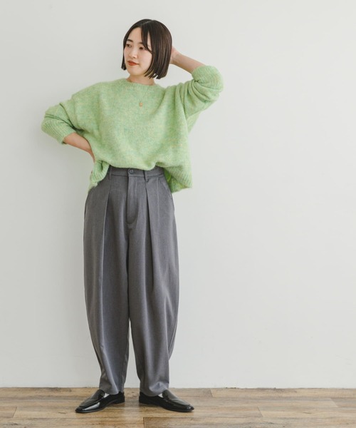 ITEMS URBANRESEARCH(アイテムズ アーバンリサーチ)の「カーブシルエットスラックス(スラックス・レディース・ベージュ/グレー・SMALL/MEDIUM)」の7枚目の写真