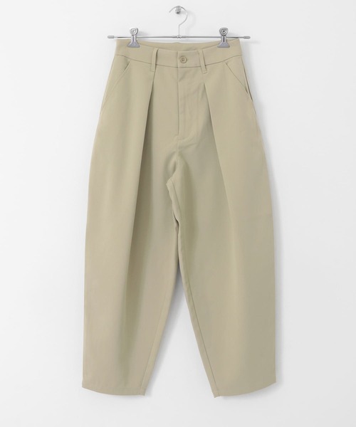 ITEMS URBANRESEARCH(アイテムズ アーバンリサーチ)の「カーブシルエットスラックス(スラックス・レディース・ベージュ/グレー・SMALL/MEDIUM)」の16枚目の写真