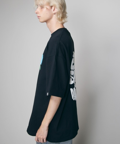 rehacer（レアセル）の「rehacer : Pulling Flower S/S HW T   / プリング フラワー ヘビーウエイトTシャツ（Tシャツ/カットソー・メンズ・ブラック/ブルー/ネイビー/グリーン・MEDIUM/X-LARGE/LARGE）」の9枚目の写真