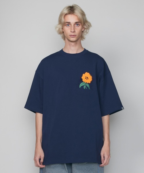 rehacer（レアセル）の「rehacer : Pulling Flower S/S HW T   / プリング フラワー ヘビーウエイトTシャツ（Tシャツ/カットソー・メンズ・ブラック/ブルー/ネイビー/グリーン・MEDIUM/X-LARGE/LARGE）」の10枚目の写真