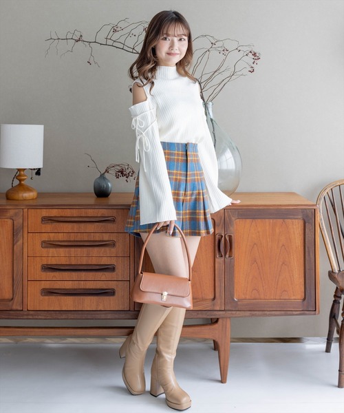 clear（クリア）の「オープンショルダーリボンニットトップス（ニット/セーター・レディース・ブラウン/アイボリー/ブラック・F）」の5枚目の写真