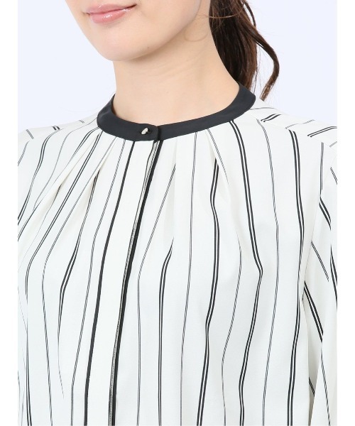 m.f.editorial(エムエフエディトリアル)の「m.f.エディトリアル レディース 配色バンドカラー プリント長袖比翼ブラウス(シャツ/ブラウス・レディース・アイボリー・MEDIUM/LARGE)」の8枚目の写真