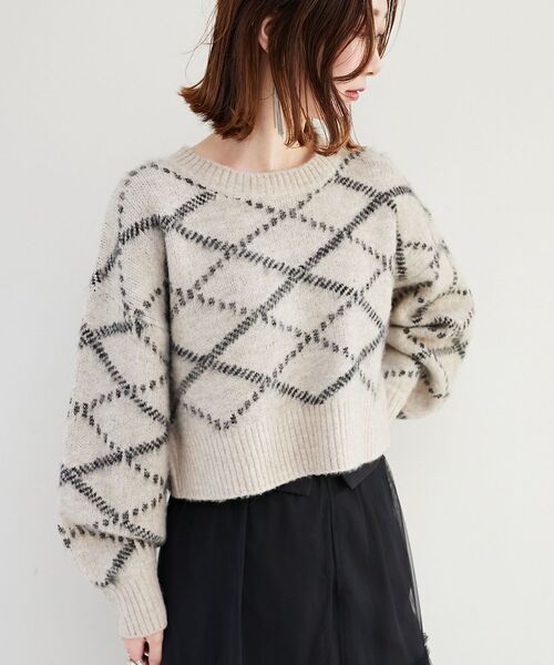 MAJESTIC LEGON(マジェスティックレゴン)の「【WEB限定アイテム】チェックショートニット(ニット/セーター・レディース・ベージュ系その他2/グレー系その他/ホワイト系その他2・MEDIUM)」の14枚目の写真