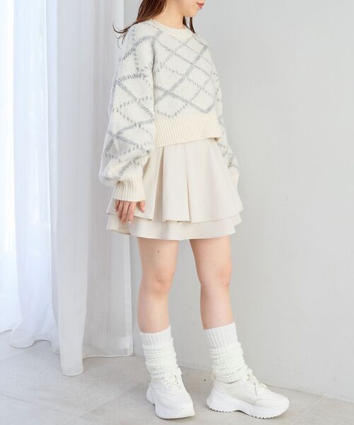 MAJESTIC LEGON(マジェスティックレゴン)の「【WEB限定アイテム】チェックショートニット(ニット/セーター・レディース・ベージュ系その他2/グレー系その他/ホワイト系その他2・MEDIUM)」の18枚目の写真