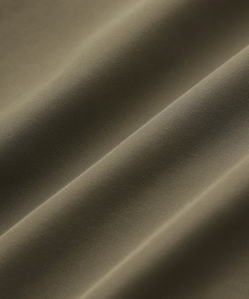 ADAM ET ROPE'（アダムエロペ）の「撥水 高密度ウェザー ステンカラー オーバー コート / ロングシーズン着用可能 / ユニセックス（ステンカラーコート・メンズ・チャコールグレー/カーキ/グリーン系その他3/イエロー系その他3・M/L）」の15枚目の写真