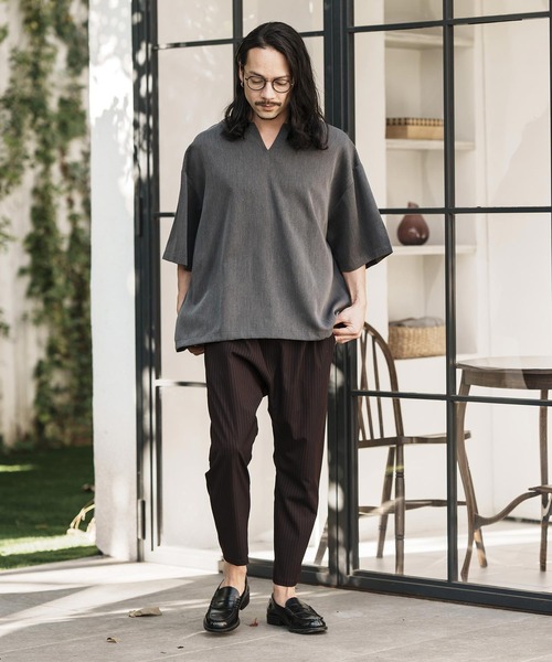 CAMBIO（カンビオ）の「mt8822- Smooth Key Neck Design Short