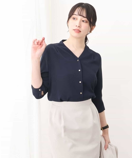 サテンジョーゼットVネックブラウス/洗える（シャツ/ブラウス）｜OFUON（オフオン）