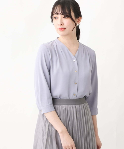 サテンジョーゼットVネックブラウス/洗える（シャツ/ブラウス）｜OFUON（オフオン）