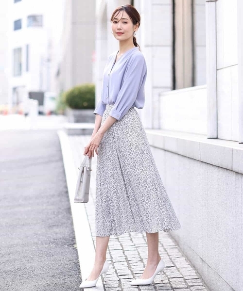 サテンジョーゼットVネックブラウス/洗える（シャツ/ブラウス）｜OFUON（オフオン）