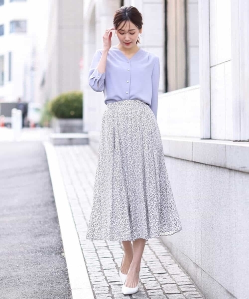 サテンジョーゼットVネックブラウス/洗える（シャツ/ブラウス）｜OFUON（オフオン）