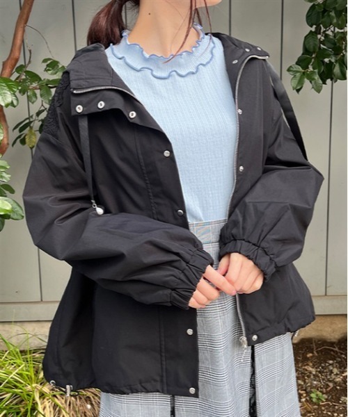 axes femme(アクシーズファム)の「撥水加工マウンテンパーカー(マウンテンパーカー・レディース・ブラック/キナリ/ピンク・MEDIUM/LARGE)」の3枚目の写真