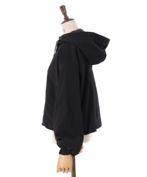 axes femme(アクシーズファム)の「撥水加工マウンテンパーカー(マウンテンパーカー・レディース・ブラック/キナリ/ピンク・MEDIUM/LARGE)」の12枚目の写真