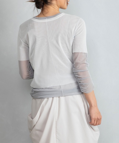 MARECHAL TERRE(マルシャルテル)の「レイヤードチュールトップス(Tシャツ/カットソー・レディース・ブラック/ホワイト/ブルー系その他/カーキ・MEDIUM)」の13枚目の写真