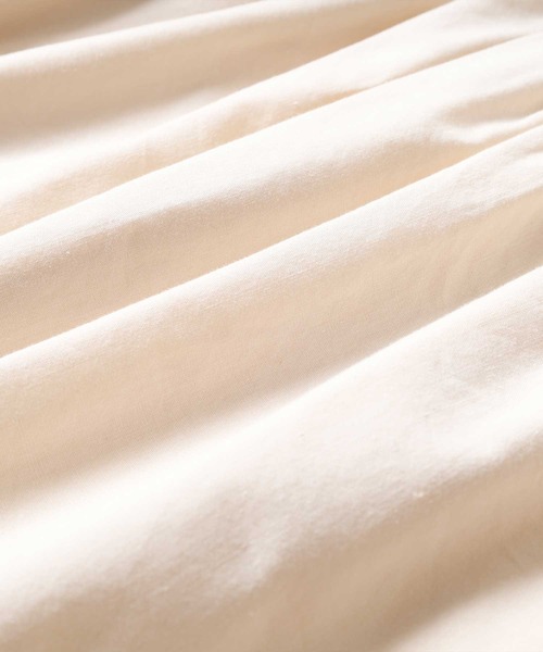 GeeRA（ジーラ）の「フレアー袖キーネックブラウス（シャツ/ブラウス・レディース・ライトベージュ/ブルー/ブラック/オフホワイト・MEDIUM/LARGE/X-LARGE）」の14枚目の写真