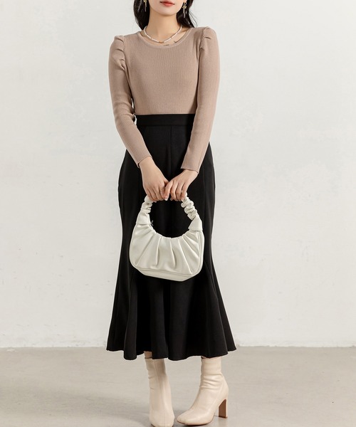 DAY CLOSET(デイ クローゼット)の「レディース 長袖パワショルきれいめリブニットトップス(ニット/セーター・レディース・ブラック/ベージュ/ホワイト・FREE)」の21枚目の写真
