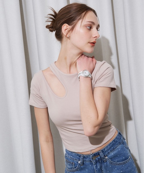 MOCOA'S(モコアズ)の「アシンメトリーカットトップス(Tシャツ/カットソー・レディース・ホワイト/ブラック/グレイッシュベージュ・FREE)」の3枚目の写真