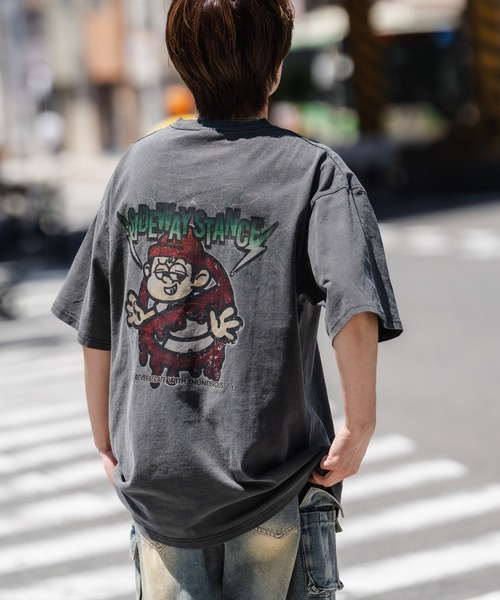 SIDEWAY STANCE（サイドウェイスタンス）の「【SIDEWAY STANCE】ピグメント加工 プリント 半袖Tシャツ（Tシャツ/カットソー・メンズ・ホワイト/レッド系2/レッド系1/レッド系/ブラック系2/ブラック系1/ブラック系/ホワイト系2/ホワイト系1/レッド/ホワイト系/ブラック・X-LARGE/SMALL/MEDIUM/LARGE）」の18枚目の写真