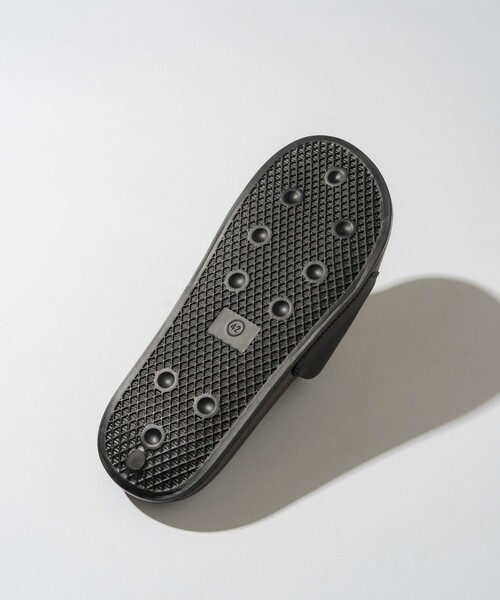 CHUMS(チャムス)の「CHUMS×SAUVENIR/チャムス×サウベニア 別注 シャワーサンダル(サンダル・メンズ・ブラック・5/10/9/8/7/6)」の5枚目の写真