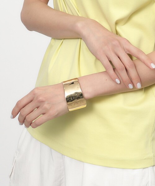 OPAQUE.CLIP（オペークドットクリップ）の「◆メタル太バングル（ブレスレット・レディース・シルバー/ゴールド・00）」の6枚目の写真