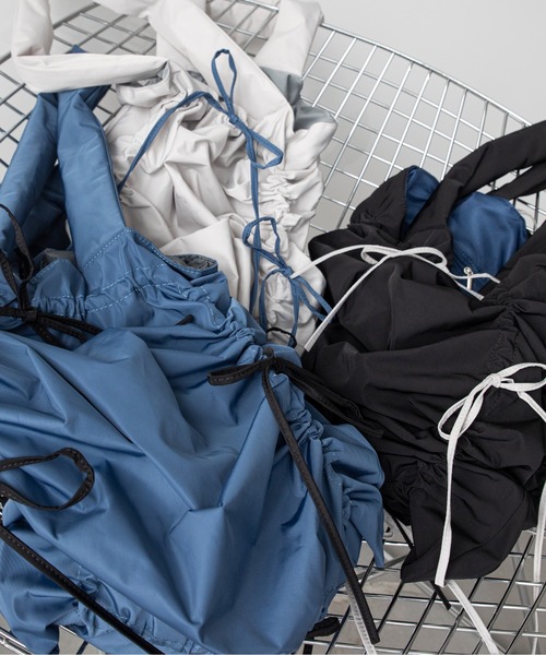 VACANCY(ヴァカンシー)の「配色ドロストリボントートバッグ(トートバッグ・レディース・ブルー/アイボリー/ブラック/グレー・FREE)」の7枚目の写真