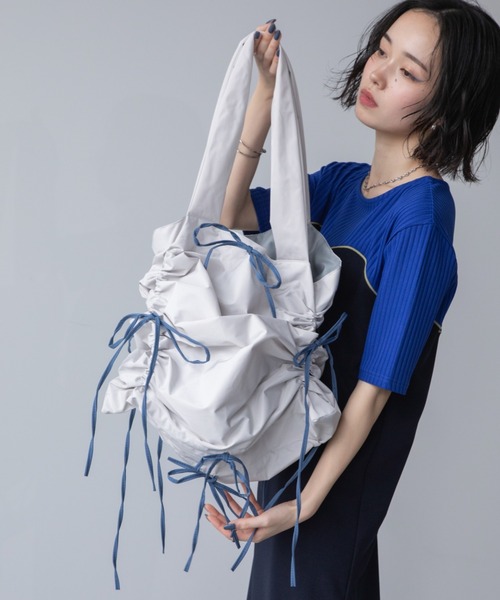 VACANCY(ヴァカンシー)の「配色ドロストリボントートバッグ(トートバッグ・レディース・ブルー/アイボリー/ブラック/グレー・FREE)」の19枚目の写真