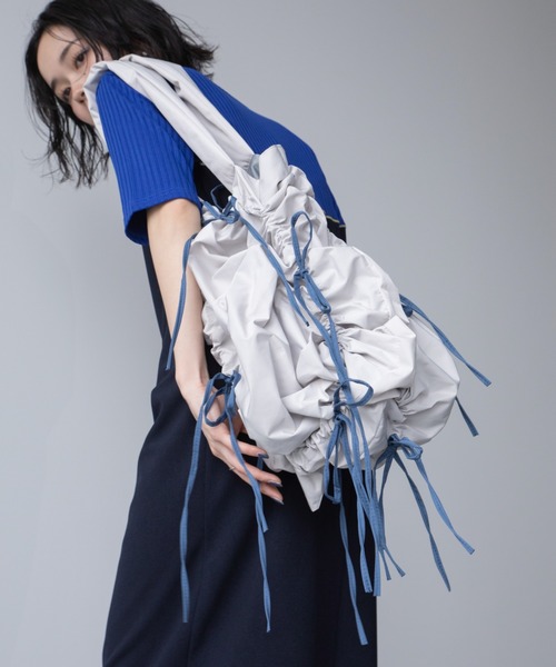 VACANCY(ヴァカンシー)の「配色ドロストリボントートバッグ(トートバッグ・レディース・ブルー/アイボリー/ブラック/グレー・FREE)」の21枚目の写真