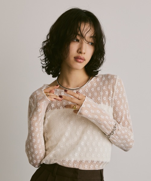 ラスト1点翌日発送アンドマリートップス カップ付きオフショルリブトップス/カットソー（Tシャツ