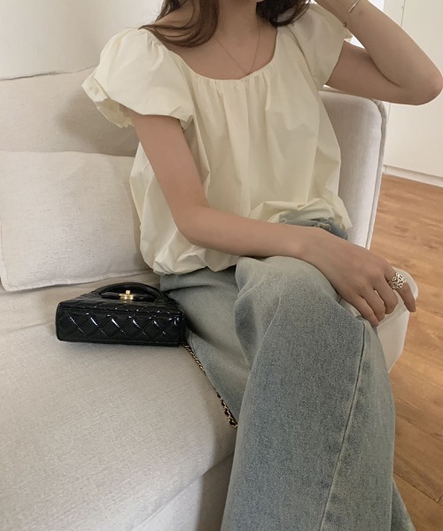 deux amour(ドゥーザムール)の「クルーネックパフスリーブバルーンブラウス(Tシャツ/カットソー・レディース・ホワイト/イエロー/ベージュ/ブラック・FREE)」の5枚目の写真