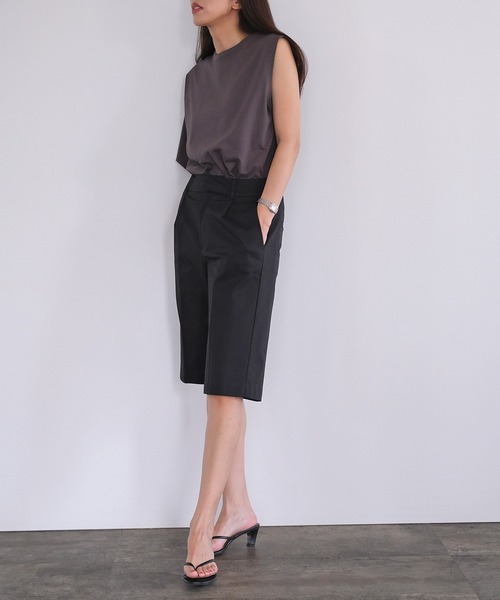 AKTE（アクテ）の「タックショートパンツ（その他パンツ・レディース・ブラック/ベージュ・1/2）」の3枚目の写真