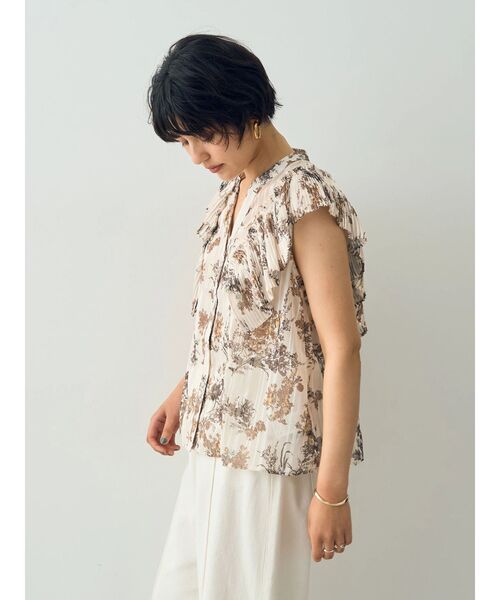 YECCA VECCA（イェッカヴェッカ）の「フラワー柄プリーツMIXブラウス（シャツ/ブラウス・レディース・アイボリー/ネイビー・FREE）」の4枚目の写真