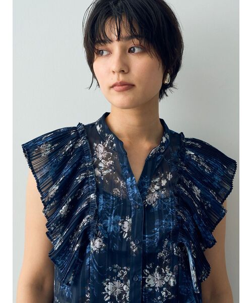 YECCA VECCA（イェッカヴェッカ）の「フラワー柄プリーツMIXブラウス（シャツ/ブラウス・レディース・アイボリー/ネイビー・FREE）」の18枚目の写真