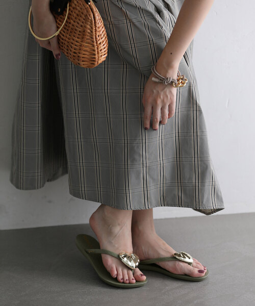 La TOTALITE（ラトータリテ）の「【IPANEMA/イパネマ】ハートビーチサンダル（サンダル・レディース・ブラック/カーキ・36/35）」の7枚目の写真