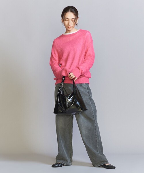 BEAUTY&YOUTH UNITED ARROWS(ビューティーアンドユースユナイテッドアローズ)の「フェイクエナメル ギャザー ワンハンドル ショルダーバッグ(ショルダーバッグ・レディース・ブラック/オリーブ・FREE)」の4枚目の写真