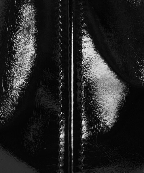 BEAUTY&YOUTH UNITED ARROWS(ビューティーアンドユースユナイテッドアローズ)の「フェイクエナメル ギャザー ワンハンドル ショルダーバッグ(ショルダーバッグ・レディース・ブラック/オリーブ・FREE)」の21枚目の写真