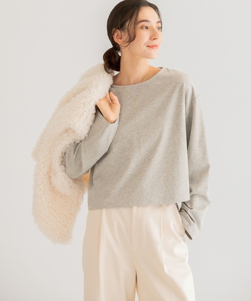 URBAN RESEARCH(アーバンリサーチ)の「ショート丈ロングTシャツ(Tシャツ/カットソー・レディース・グレー/ブラック/ホワイト系その他/ブルー系その他/ブラック系その他・FREE)」の4枚目の写真