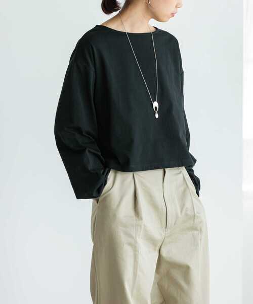 URBAN RESEARCH(アーバンリサーチ)の「ショート丈ロングTシャツ(Tシャツ/カットソー・レディース・グレー/ブラック/ホワイト系その他/ブルー系その他/ブラック系その他・FREE)」の3枚目の写真