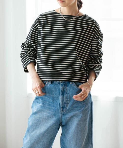 URBAN RESEARCH(アーバンリサーチ)の「ショート丈ロングTシャツ(Tシャツ/カットソー・レディース・グレー/ブラック/ホワイト系その他/ブルー系その他/ブラック系その他・FREE)」の15枚目の写真