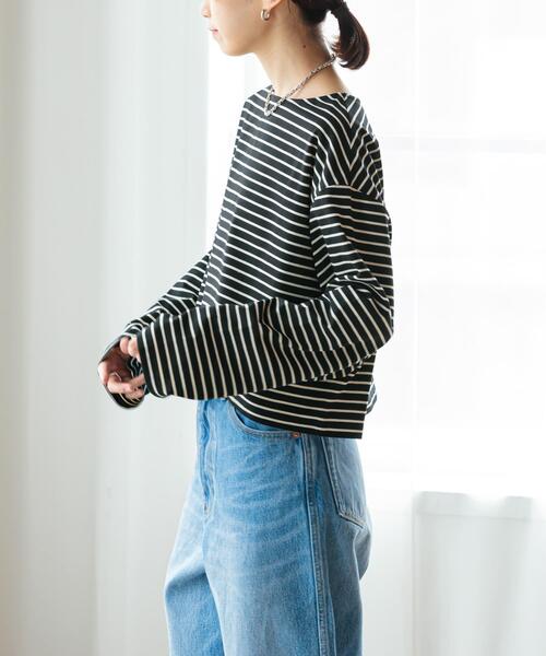 URBAN RESEARCH(アーバンリサーチ)の「ショート丈ロングTシャツ(Tシャツ/カットソー・レディース・グレー/ブラック/ホワイト系その他/ブルー系その他/ブラック系その他・FREE)」の17枚目の写真