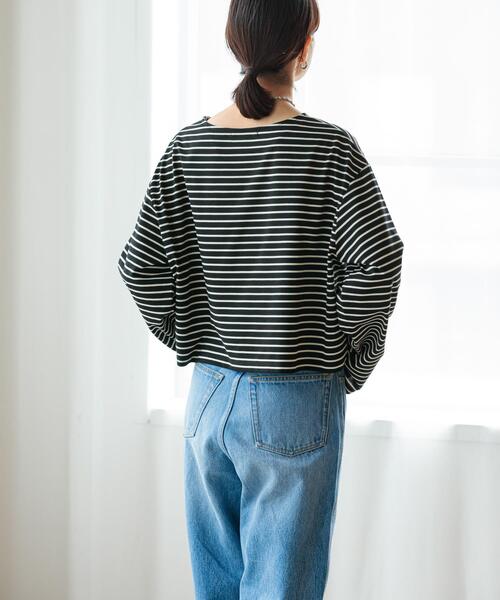 URBAN RESEARCH(アーバンリサーチ)の「ショート丈ロングTシャツ(Tシャツ/カットソー・レディース・グレー/ブラック/ホワイト系その他/ブルー系その他/ブラック系その他・FREE)」の18枚目の写真