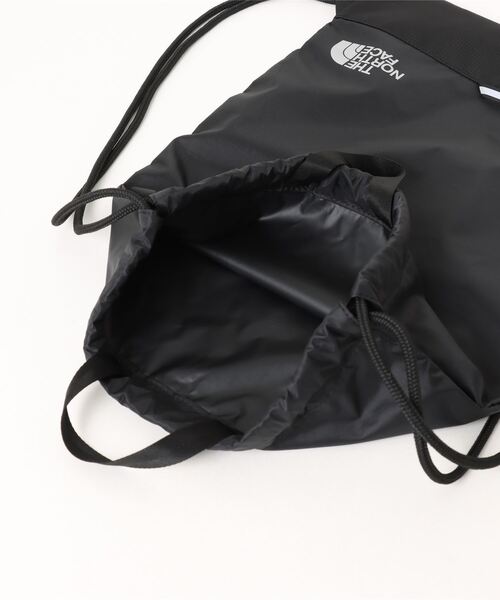 THE NORTH FACE（ザノースフェイス）の「THE NORTH FACE/ザ・ノース・フェイス/K NAPSAC/キッズナップザック/ＫＩＤＳ/キッズ/NMJ72355/K NAPSAC（バックパック/リュック・キッズ・ブラック/モスグリーン・FREE）」の5枚目の写真