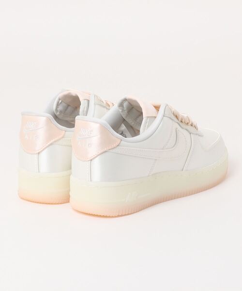 NIKE（ナイキ）の「【NIKE】HQ3762-133 ﾅｲｷ ｳｨﾒﾝｽﾞ ｴｱ ﾌｫｰｽ 1 '07 LV8（スニーカー・レディース・アイボリー・23cm/23.5cm/24cm/24.5cm/25cm）」の2枚目の写真